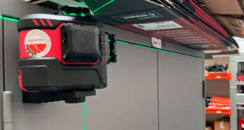 Groene 3D lijnlaser Levelfix CCL170G gebruikt voor vloer- en tegeluitlijning