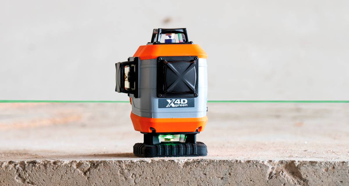 Nedo X-Liner 4D green multilijnlaser in gebruik op de bouwplaats