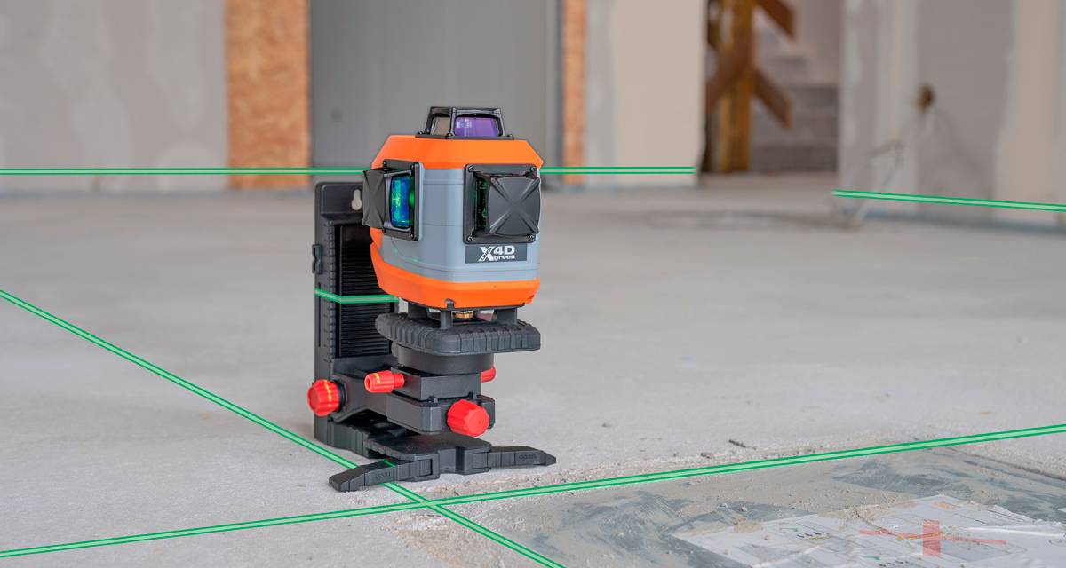Nedo X-Liner 4D green laser in gebruik bij bouwwerkzaamheden