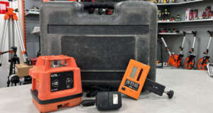 Refurbished QBL QL320H Goed werkende QBL QL320H met oplaadbare QL314 ontvanger. Zowel optisch als mechanisch in goede staat. Roodlicht Bouwlaser Werkbereik: 250 m met ontvanger Nivelleernauwkeurigheid: ± 0,7 mm/10m Stof- en spatwaterbescherming: IP 65 Elektrische voeding: Accupack Gebruiksduur: 70 h met accu Statiefschroefdraad: 5/8″ Projectie: Horizontaal Bijzonderheden: Ontvanger is voorzien van een nieuwe accu, accu’s laser zijn van 2022 Voor levering wordt het apparaat voorzien van een nieuwe keuring en certificaat. Er zit 6 maanden garantie op het instrument. Dit instrument wordt geleverd in een koffer met ontvanger, baakklem, accu en lader.