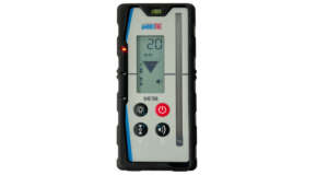 Androtec MTR-125RG digitale millimeterontvanger met zijn robuuste, schokabsorberende rubberen behuizing.