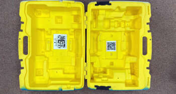 Gebruikte Leica koffer voor de CLH, CLA en CLA-ctive serie B grade product: Koffer in goede staat, sloten zijn nieuw,  met gebruikssporen en kenmerken van vorige eigenaar. Het model op de foto kan afwijken van de geleverde ontvanger, wij hebben hiervan meerdere van op voorraad. Wilt u er meerdere hebben?  Vraag dan het actuele aantal op via telefoon, whatsapp of mail.