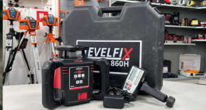 Refurbished Levelfix 860H Goed werkende Levelfix 860H met Androtec MTR65RG digitale mm ontvanger. Zowel optisch als mechanisch in zeer goede staat. Roodlicht Bouwlaser Werkbereik: 400 m met ontvanger Nivelleernauwkeurigheid: ± 0,5 mm/10m Stof- en spatwaterbescherming: IP 66 Elektrische voeding: Accupack Gebruiksduur: 60 h met accu Statiefschroefdraad: 5/8″ Projectie: Horizontaal, handmatig enkel afschot Bijzonderheden: Nieuwe behuizing om laser Voor levering wordt het apparaat voorzien van een nieuwe keuring en certificaat. Dit instrument wordt geleverd in een koffer met  ontvanger, baakklem, accu en lader.