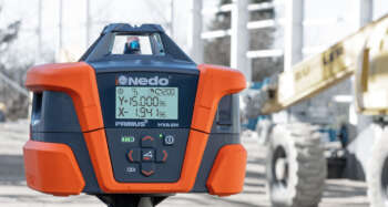 Grondverzet met Nedo Primus 3 HVA2N dubbel afschotlaser en PlaneLock