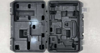 Gebruikte DeWALT DCE089G koffer Passend op de DeWALT DCE089G serie B grade product: Koffer in goede staat, sloten zijn goed, met minimale gebruikssporen. Het model op de foto kan afwijken van de geleverde ontvanger, wij hebben hiervan meerdere van op voorraad. Wilt u er meerdere hebben? Vraag dan het actuele aantal op via telefoon, whatsapp of mail.