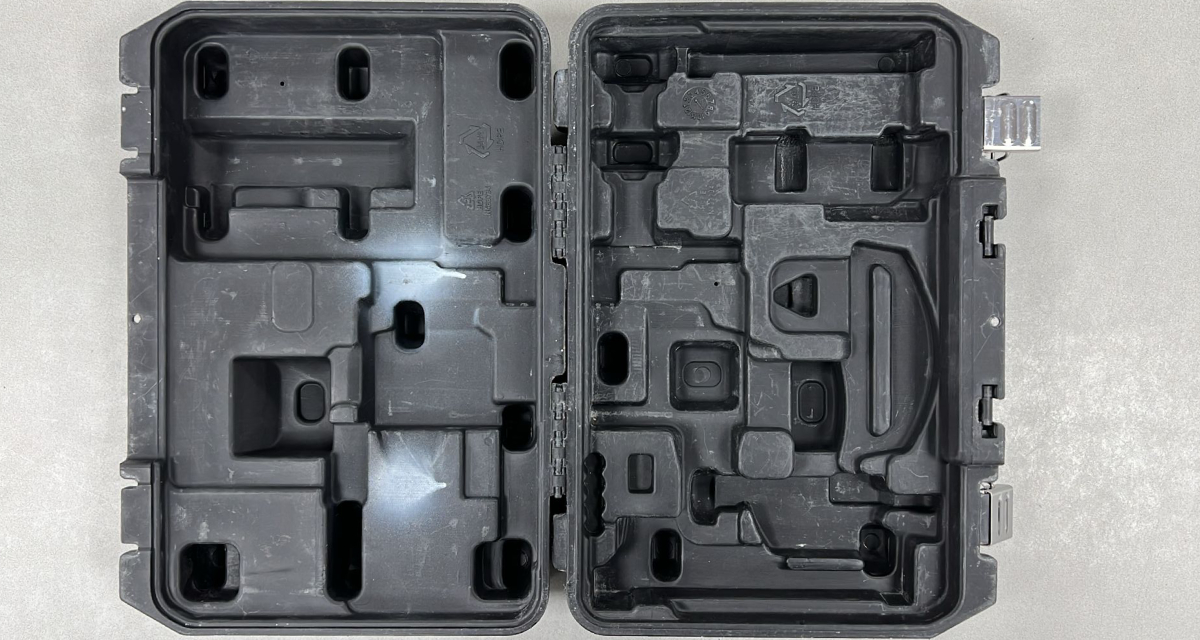 Gebruikte DeWALT DCE089G koffer Passend op de DeWALT DCE089G serie B grade product: Koffer in goede staat, sloten zijn goed, met minimale gebruikssporen. Het model op de foto kan afwijken van de geleverde ontvanger, wij hebben hiervan meerdere van op voorraad. Wilt u er meerdere hebben? Vraag dan het actuele aantal op via telefoon, whatsapp of mail.