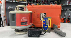 Sokkia LP30 horizontale rotatielaser  Gebruikte Sokkia LP30 vlaklaser met Spectra HR350 ontvanger. Zowel optisch als mechanisch in redelijke staat.