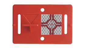 Rothbucher RS30 rood meetmerk close-up op witte achtergrond