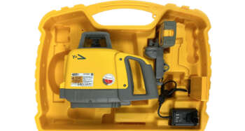 Spectra HV1305C bouwlaser met ontvanger opgeborgen in open koffer