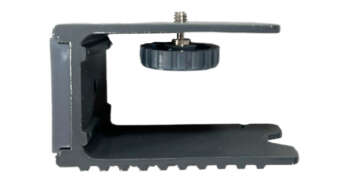 Magnetische wandhouder kruis lijnlasers Deze magnetische wandhouder heeft een 1/4" schroefdraad aansluiting t.b.v. kruislijnlaser. Schroef de laser op het laserplateau en plak deze kast aan bv. een stalen bint. Door middel van de sterke ingebouwde magneten en antislip rubbers zit de laser stevig vast. Met een variabele afstand van de statiefaansluiting tot magneet, tussen de 3 en 7,5 cm is deze wandhouder geschikt voor veel projectielasers. Deze beugel wordt standaard meegeleverd met de Spectra LP51G