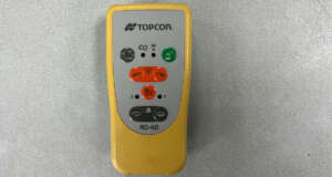 Gebruikte Topcon RC40 afstandsbediening Geleverd inclusief batterijen Werkend op o.a.: RL-VH4 serie Bijzonderheden: Geen